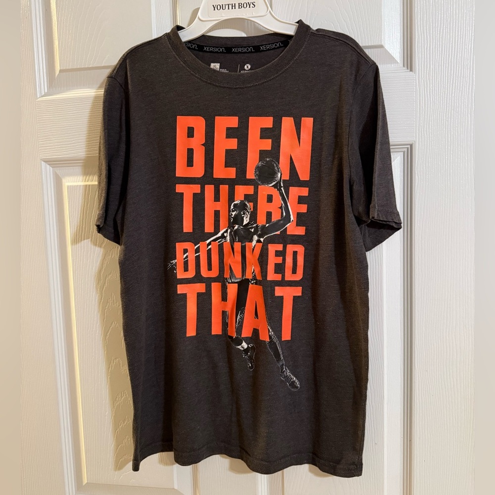 Xersion Tee with Orange Basketball Graphic, youth XL